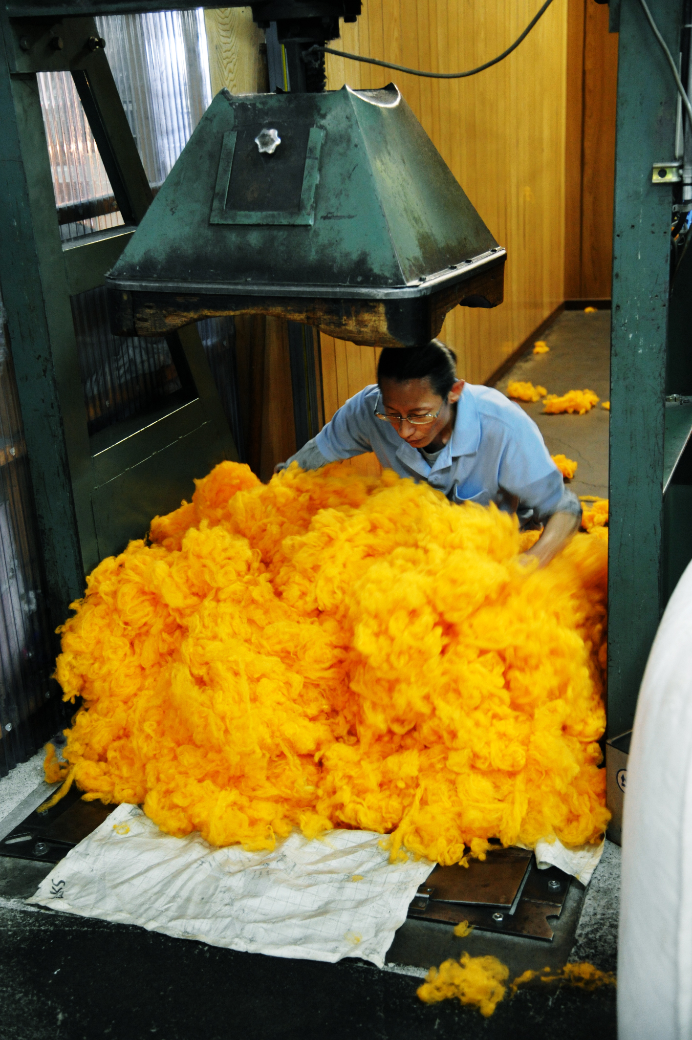 4--Mixing - collecting wool after loosen and mixed